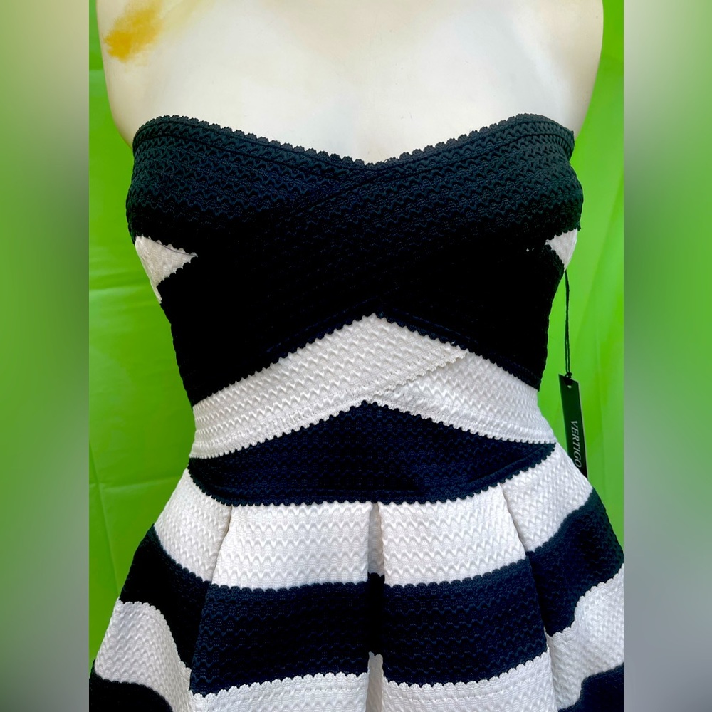 NWT Black and white little dress strapless size S